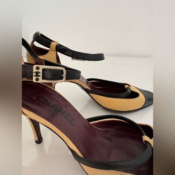Chanel Beige & Black Captoe Vintage Y2K Mary Jane CC Buckle Pin Up Heels Pumps - Picture 11 of 12